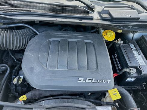 Used 2017 Dodge Grand Caravan SXT w/ Blacktop Package image 30