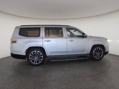 Used 2023 Jeep Grand Wagoneer Series III image 21