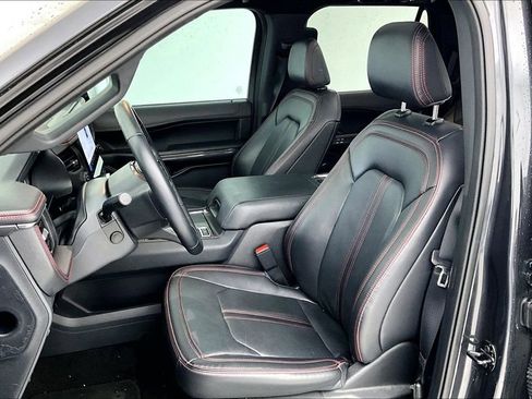 Used 2023 Ford Expedition Limited image 30