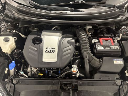 Used 2016 Hyundai Veloster Turbo FWD image 51