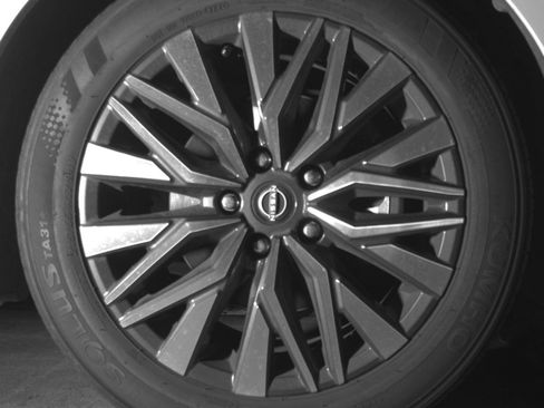 Used 2025 Nissan Altima 2.5 SV FWD image 16