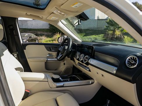 Used 2021 Mercedes-Benz GLB 250 image 21