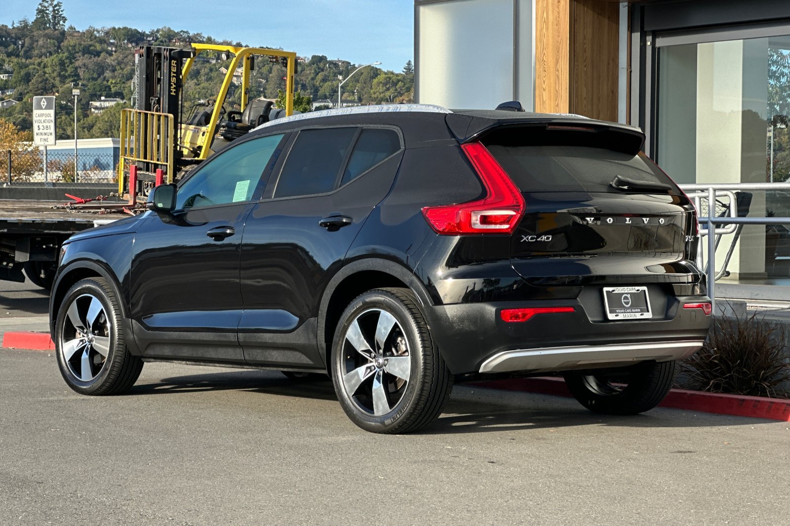 Used 2020 Volvo XC40 T5 Momentum AWD/4WD image 6