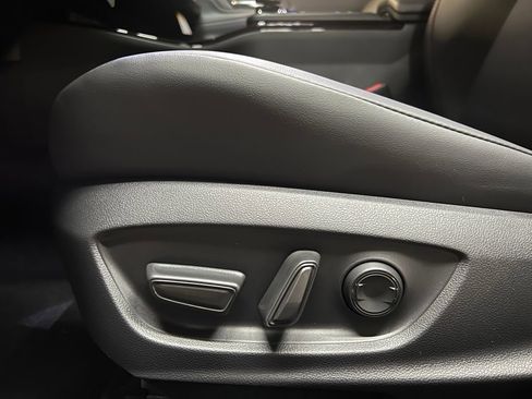 New 2026 Toyota Prius Plug-In Hybrid image 10