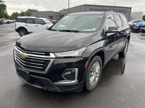 Used 2023 Chevrolet Traverse LT w/ LPO, Floor Liner Package AWD/4WD image 1
