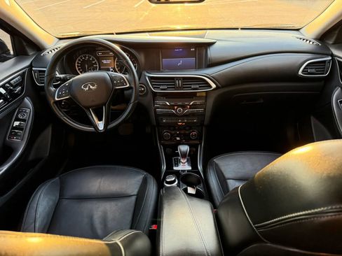 Used 2018 INFINITI QX30 w/ Cargo Package image 13