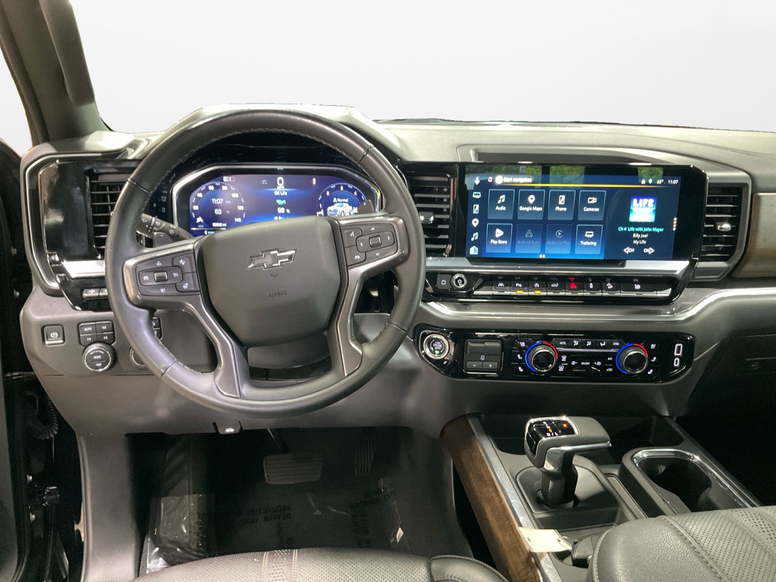 Used 2025 Chevrolet Silverado 1500 High Country w/ Midnight Edition AWD/4WD image 11