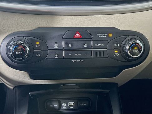 Used 2018 Kia Sorento FWD image 18