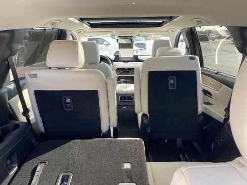 Certified 2024 MAZDA CX-90 Plug-In Hybrid w/ Premium Plus image 7