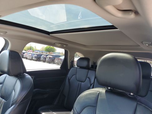 Used 2022 Kia Sorento S w/ Panoramic Sunroof Package image 19