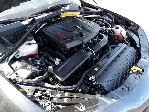 Used 2017 Alfa Romeo Giulia AWD w/ Cold Weather Package image 21