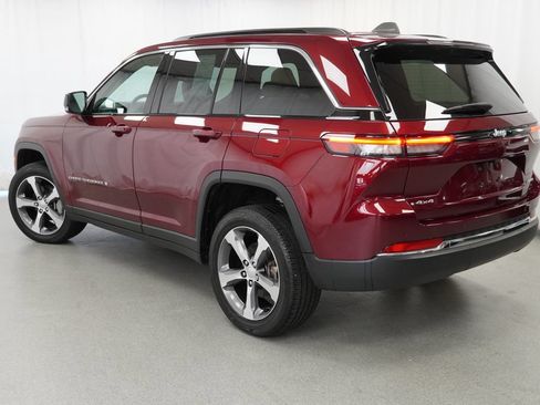 Certified 2025 Jeep Grand Cherokee Limited AWD/4WD image 14