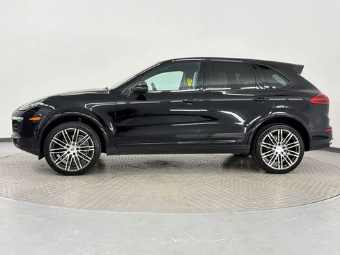 Used 2017 Porsche Cayenne image 2
