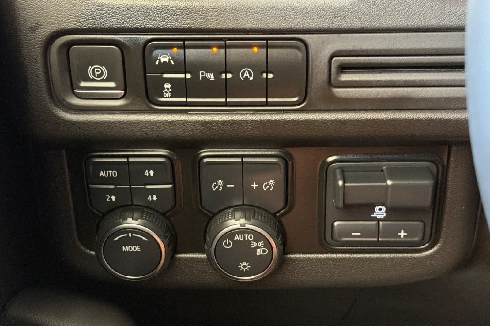 Used 2023 Chevrolet Suburban LS w/ Max Trailering Package AWD/4WD image 30