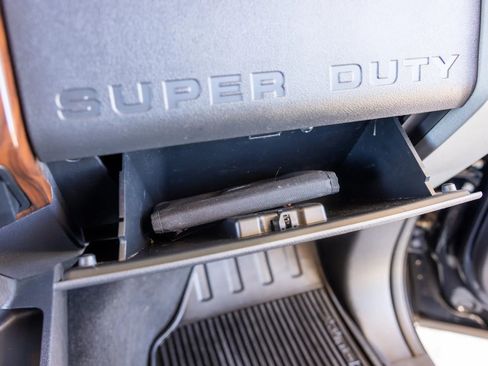 Used 2016 Ford F350 Lariat w/ Lariat Ultimate Package image 35