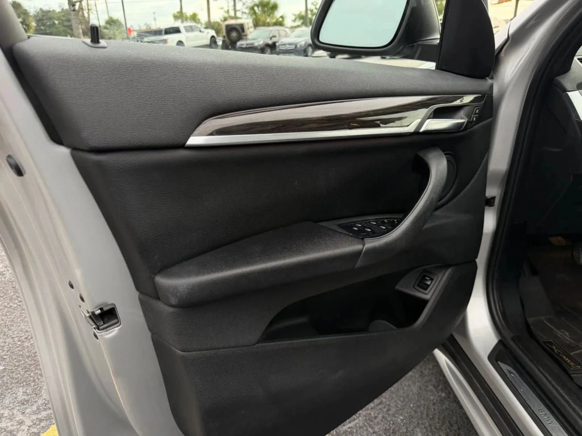 Used 2018 BMW X1 sDrive28i w/ Convenience Package FWD image 8