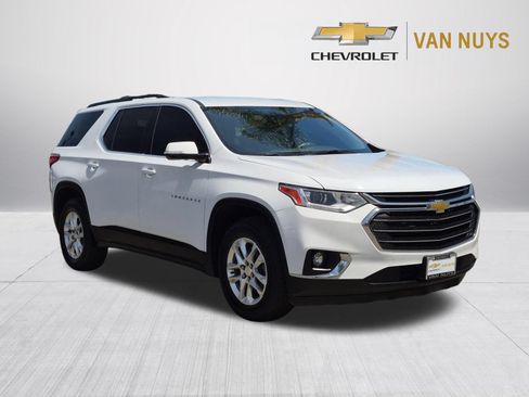 Used 2019 Chevrolet Traverse LT FWD image 3