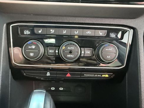 Used 2023 Volkswagen Atlas SEL image 25