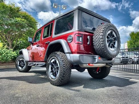 Used 2022 Jeep Wrangler Unlimited Rubicon w/ Cold Weather Group AWD/4WD image 6