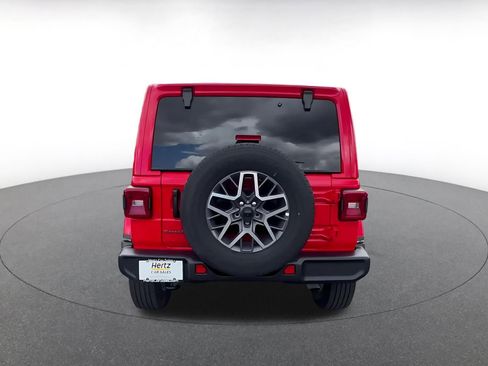 Used 2025 Jeep Wrangler Unlimited Sahara AWD/4WD image 12
