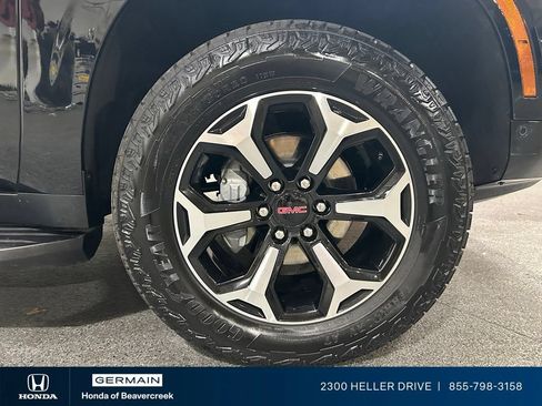 Used 2025 GMC Yukon AT4 AWD/4WD image 12
