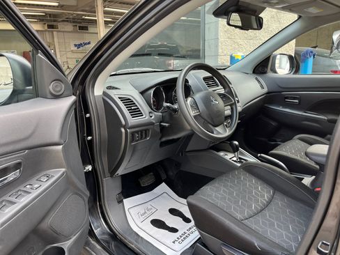 Used 2024 Mitsubishi Outlander Sport ES AWD/4WD image 10