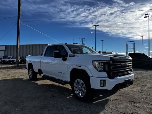 Used 2022 GMC Sierra 3500 AT4 w/ AT4 Premium Plus Package image 7