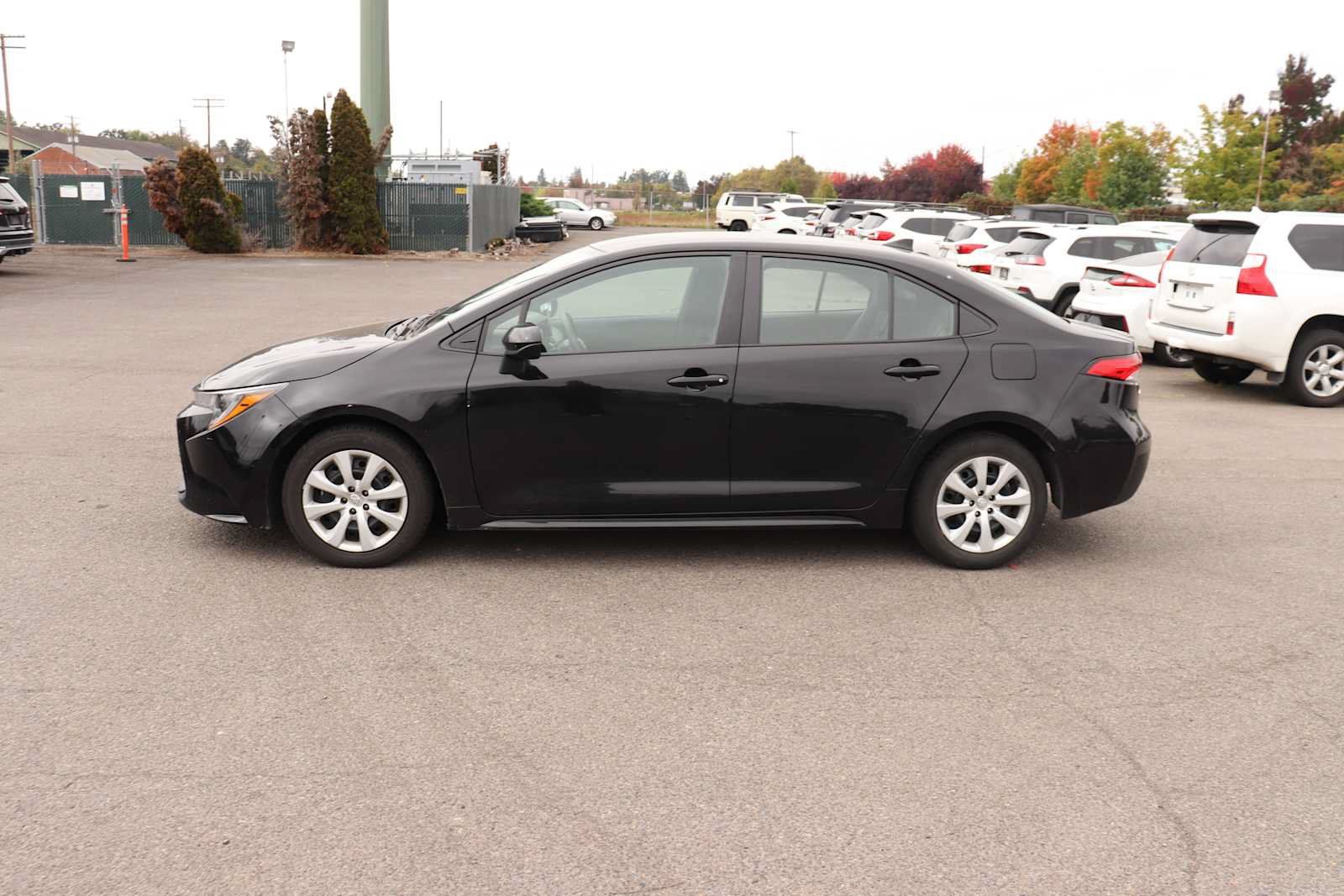 Used 2024 Toyota Corolla LE FWD image 8
