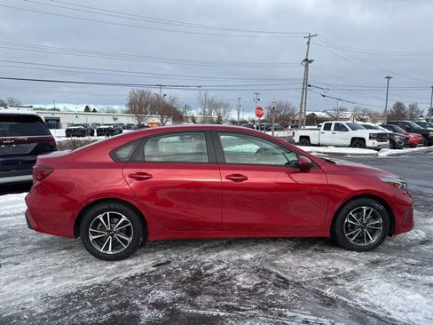 Used 2023 Kia Forte LXS image 8