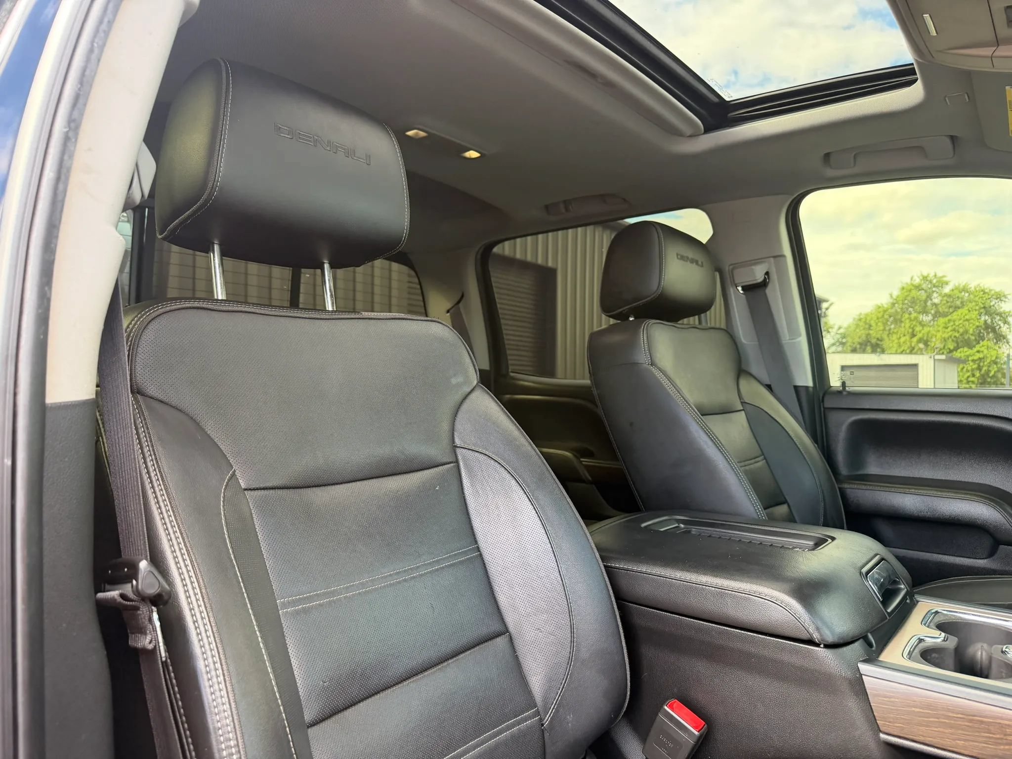 Used 2017 GMC Sierra 2500 Denali w/ Duramax Plus Package AWD/4WD image 35