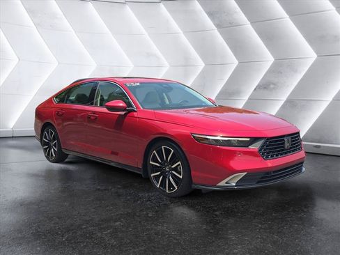 Used 2024 Honda Accord Touring image 7