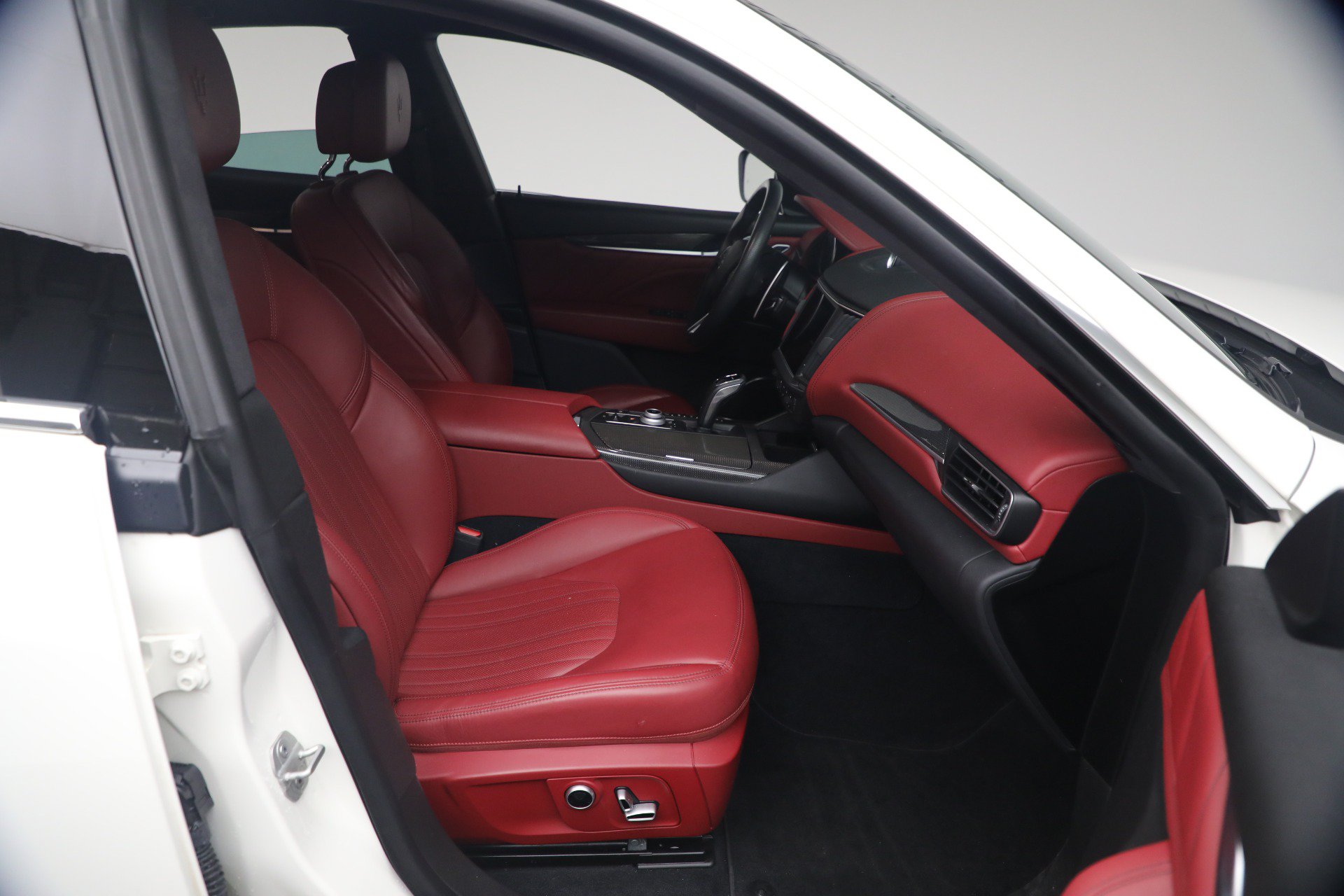 Certified 2023 Maserati Levante GT AWD/4WD image 14