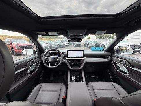 Used 2026 Ford Explorer Platinum w/ LUX Leather Package AWD/4WD image 16