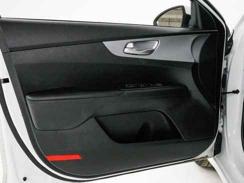 Used 2022 Kia Forte LXS image 8