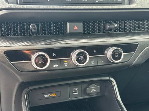 Used 2025 Honda CR-V LX image 21