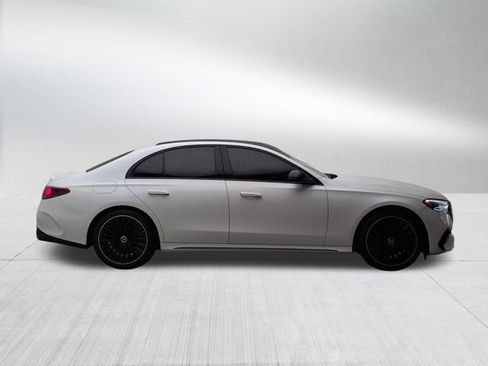 Used 2024 Mercedes-Benz E 350 4MATIC Sedan image 4