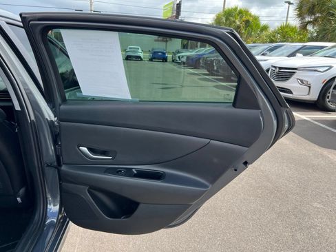 Used 2023 Hyundai Elantra Limited FWD image 49