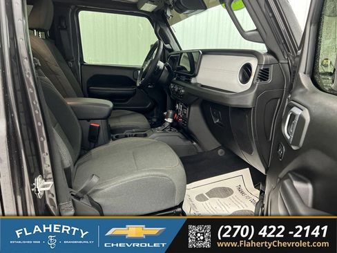 Used 2025 Jeep Wrangler Unlimited Sport AWD/4WD image 15