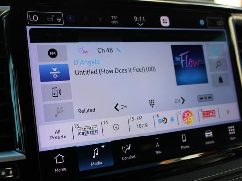 Used 2023 Chrysler Pacifica Limited w/ Uconnect Theater Family Group AWD/4WD image 34