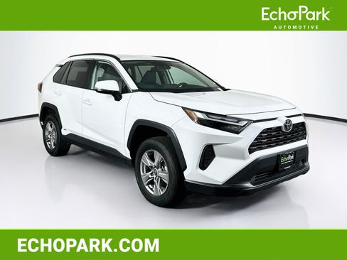 Used 2025 Toyota RAV4 XLE AWD/4WD image 1