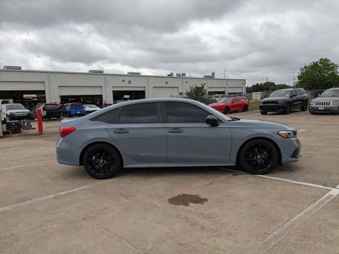 Used 2023 Honda Civic Sport image 4