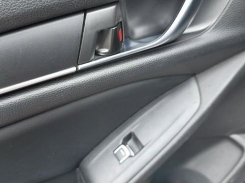 Used 2018 Honda Accord Sport image 27