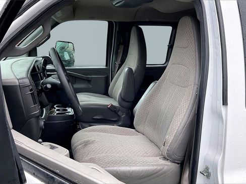 Used 2018 Chevrolet Express 3500 LT w/ LT Preferred Equipment Group image 18