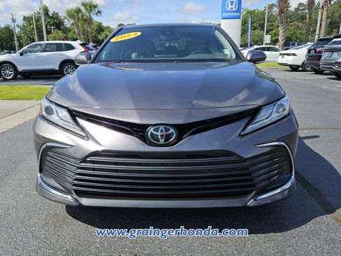 Used 2022 Toyota Camry XLE w/ Navigation Package FWD image 8