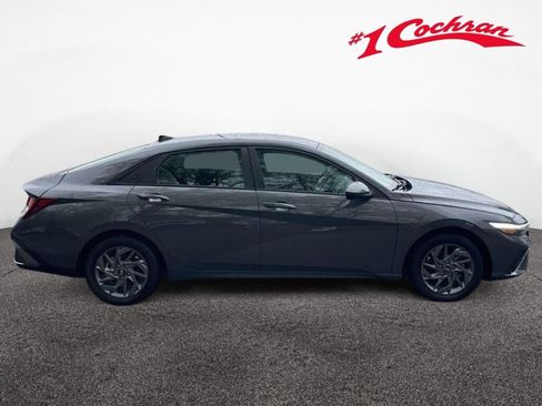 Used 2024 Hyundai Elantra SEL FWD image 6