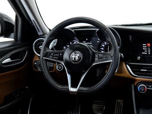 Used 2018 Alfa Romeo Giulia SPORT AWD DRIVER ASSIST DYNAMI image 13