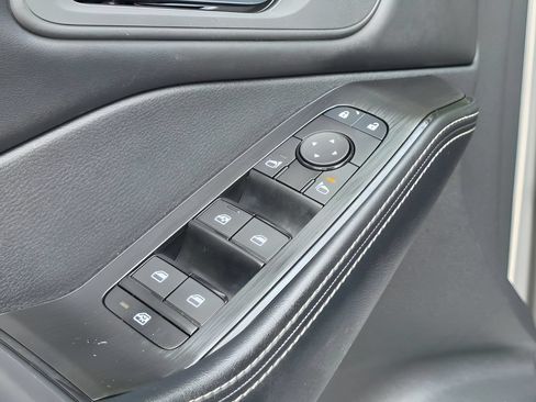 Used 2024 Nissan Rogue SV AWD/4WD image 16