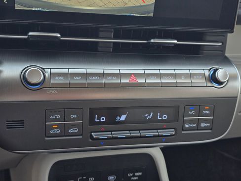 Certified 2025 Hyundai Kona SEL AWD/4WD image 19