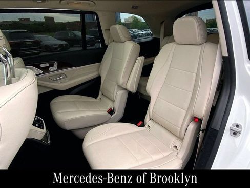 Used 2022 Mercedes-Benz GLS 450 4MATIC image 22