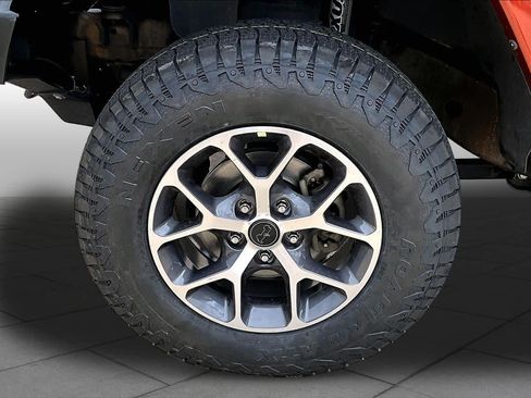 Used 2014 Jeep Wrangler Unlimited Sahara w/ Connectivity Group AWD/4WD image 8